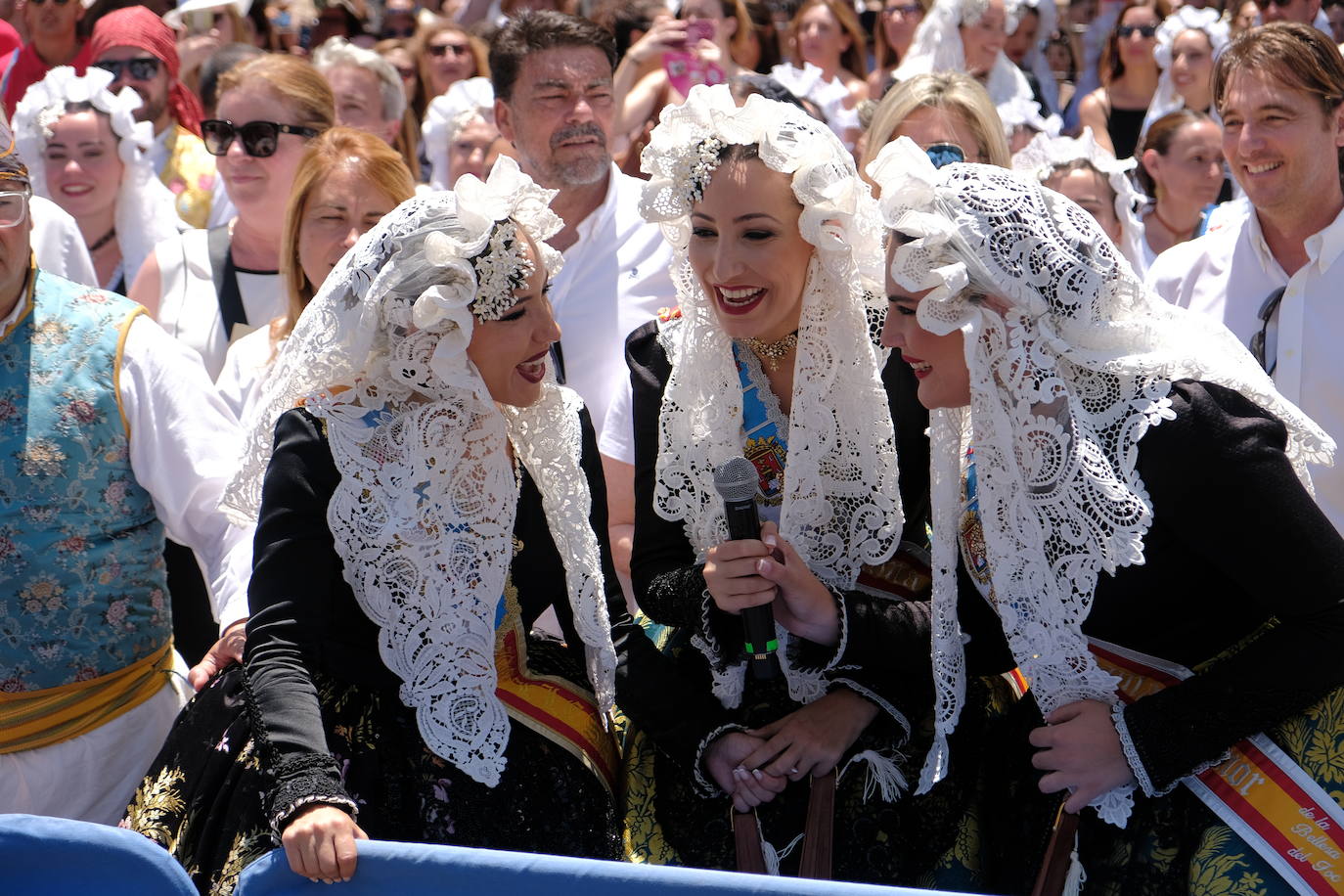 Así ha sido la mascletà del 20 de junio de Alicante en imágenes