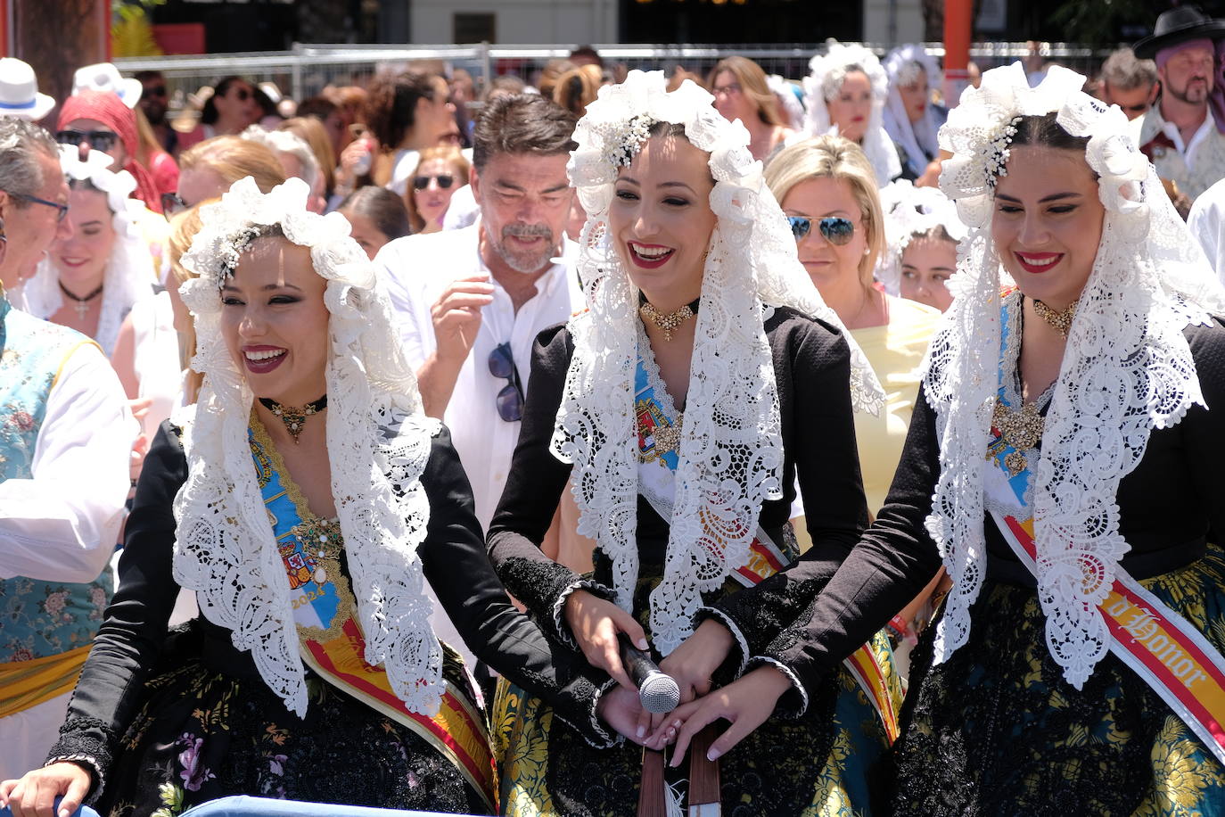 Así ha sido la mascletà del 20 de junio de Alicante en imágenes