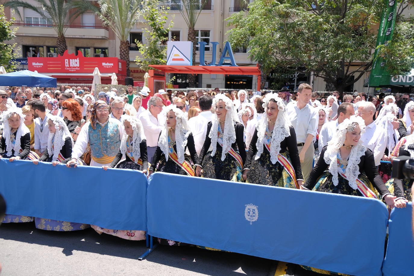 Así ha sido la mascletà del 20 de junio de Alicante en imágenes