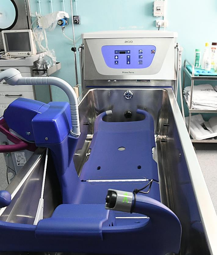 Imagen secundaria 2 - (Arriba) plantilla de la Unidad de Quemados del Hospital General de Alicante.