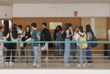 Imagen principal - La nueva ESO recupera la Música en tercero y marca cuatro horas de Matemáticas en toda Secundaria 