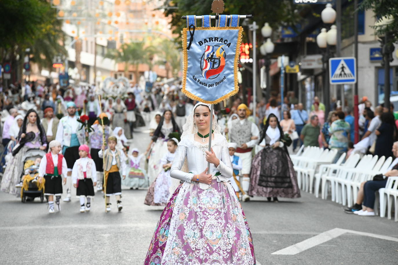 La Virgen del Remedio ya está cubierta de flores