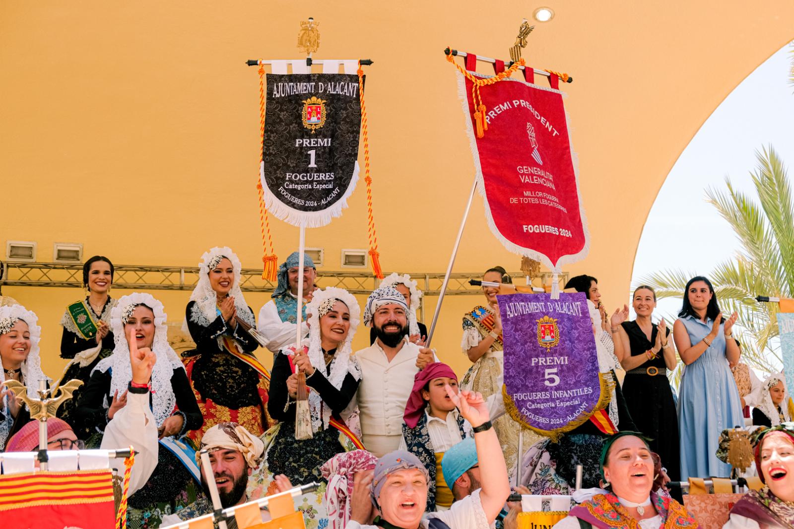 ¿Has recogido premio en las Hogueras? Búscate en las fotos (II)