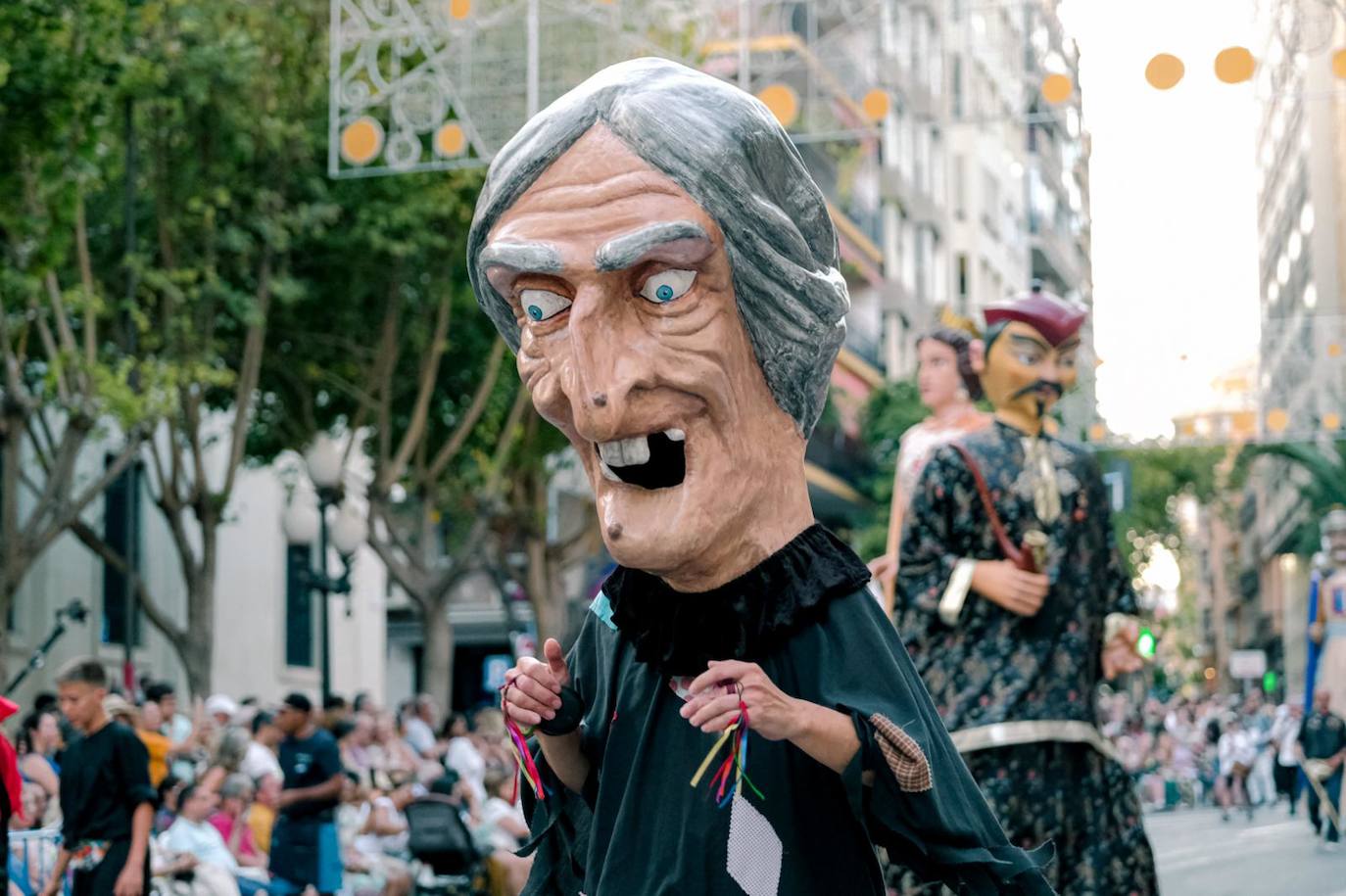 El mundo se une en torno a las Hogueras de Alicante