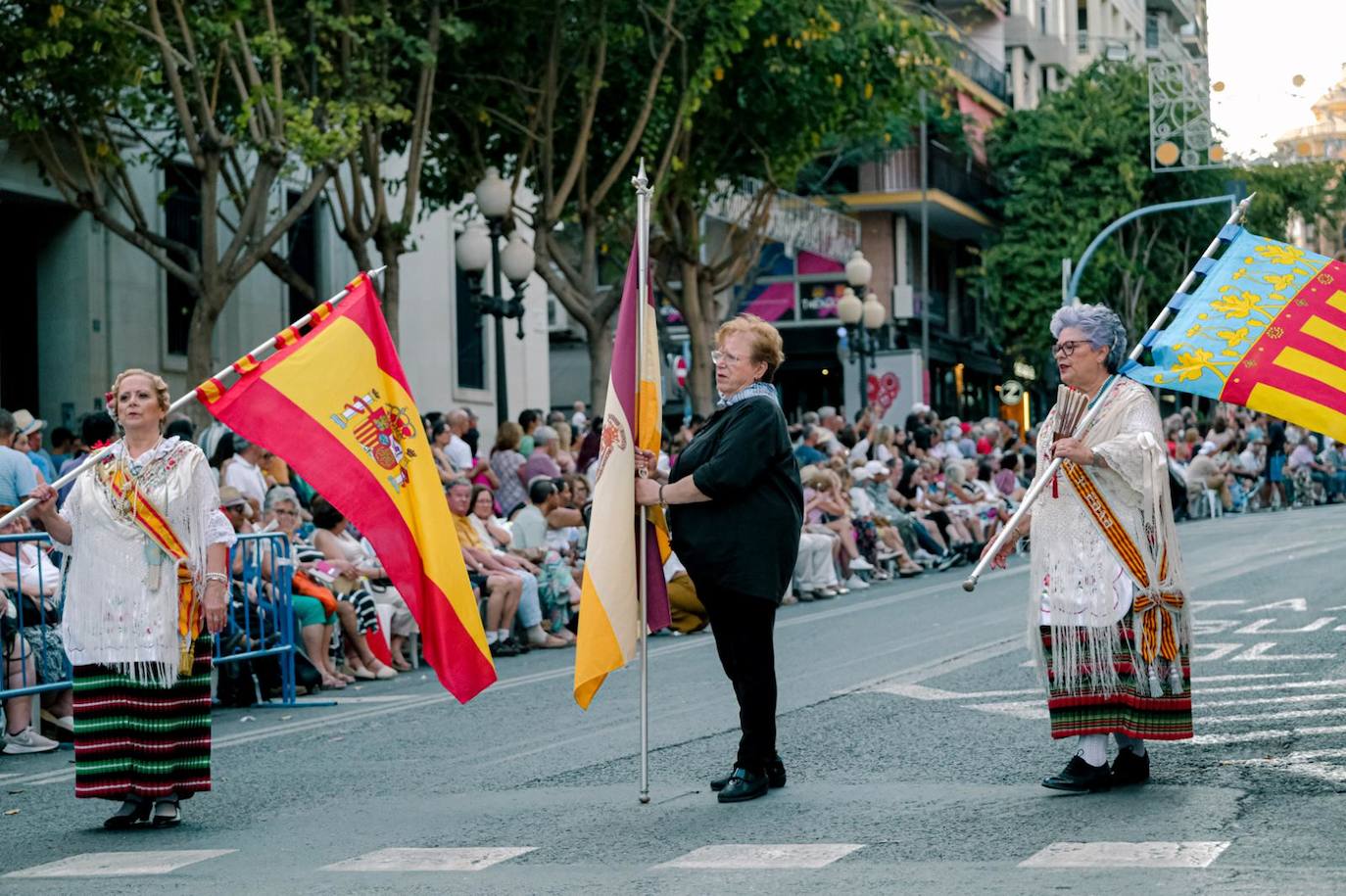 El mundo se une en torno a las Hogueras de Alicante