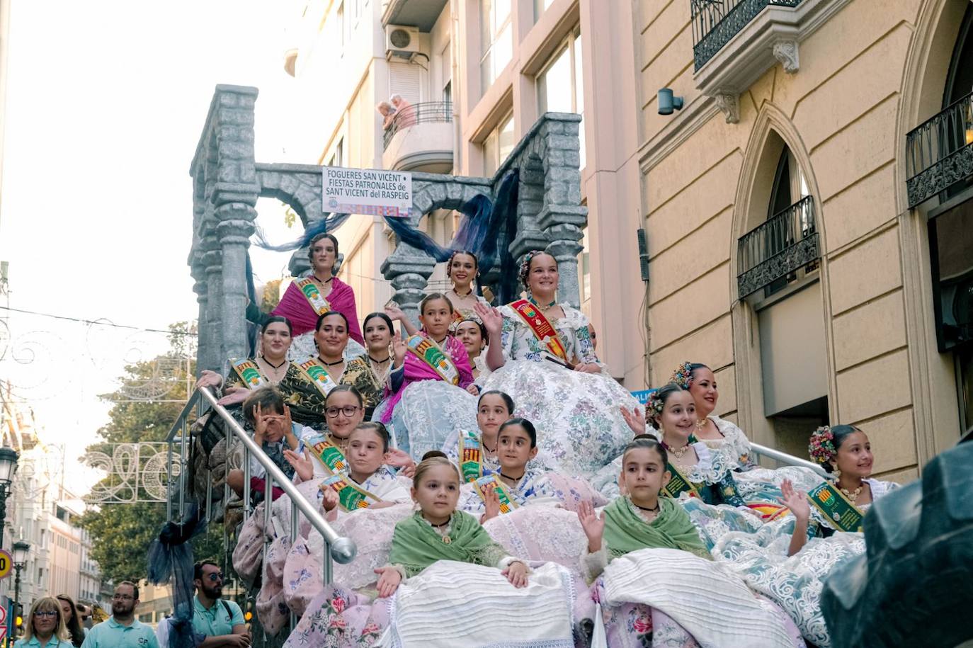 El mundo se une en torno a las Hogueras de Alicante