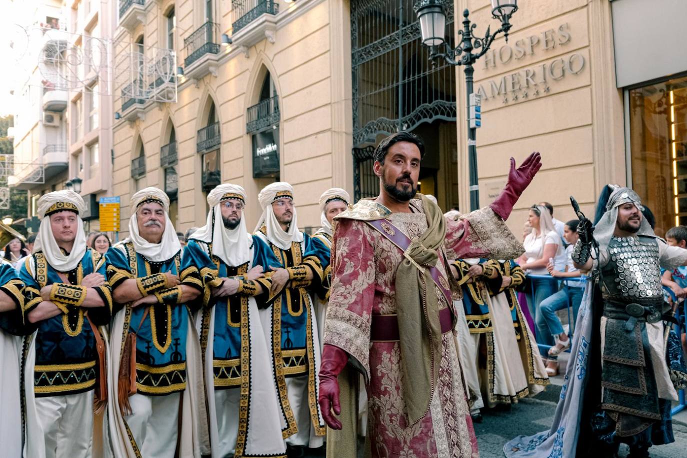 El mundo se une en torno a las Hogueras de Alicante