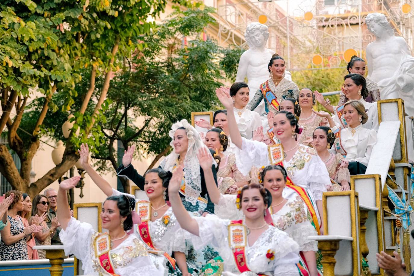 El mundo se une en torno a las Hogueras de Alicante