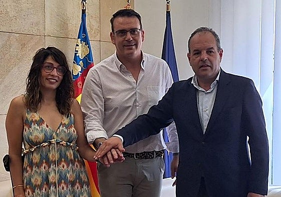 El presidente de la Cámara de Comercio, Carlos Baño, con el alcalde de Mutxamel, Rafael García.