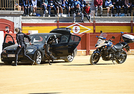 Imagen de archivo de la exhibición de la Policía Nacional en la plaza de Toros de Alicante.