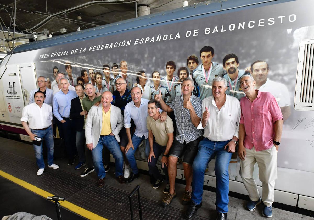 Leyendas de la selección española de baloncesto de camino a Alicante.