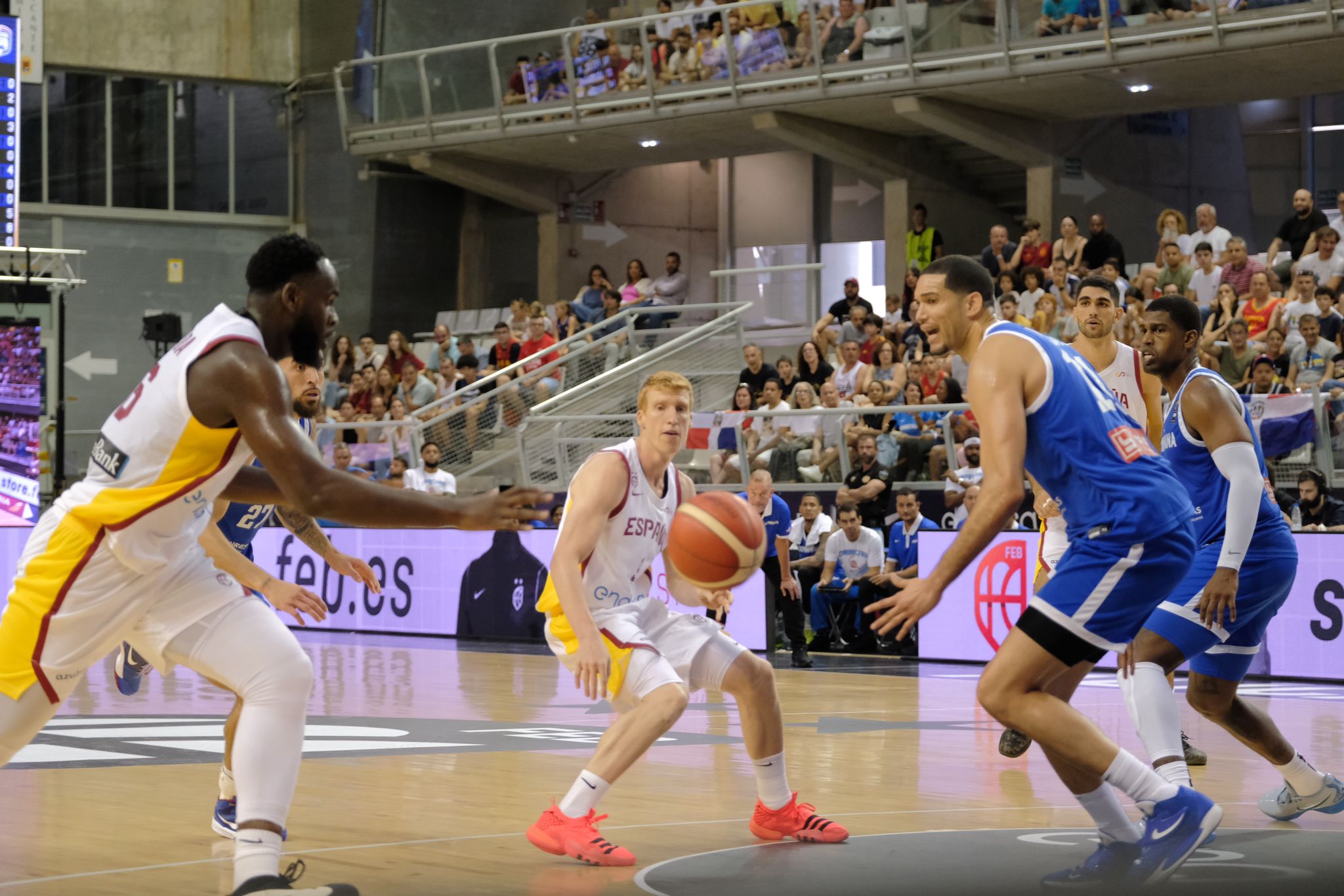 84-74. España vence a la República Dominicana y se prepara para el Preolímpico