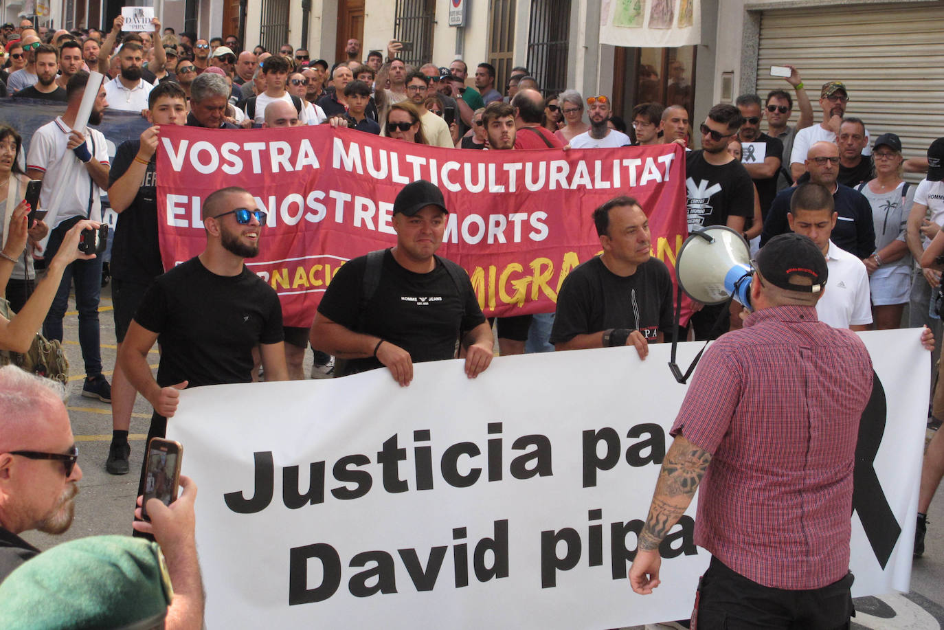Manifestación de repulsa en Gata de Gorgos por el asesinato de David Lledó