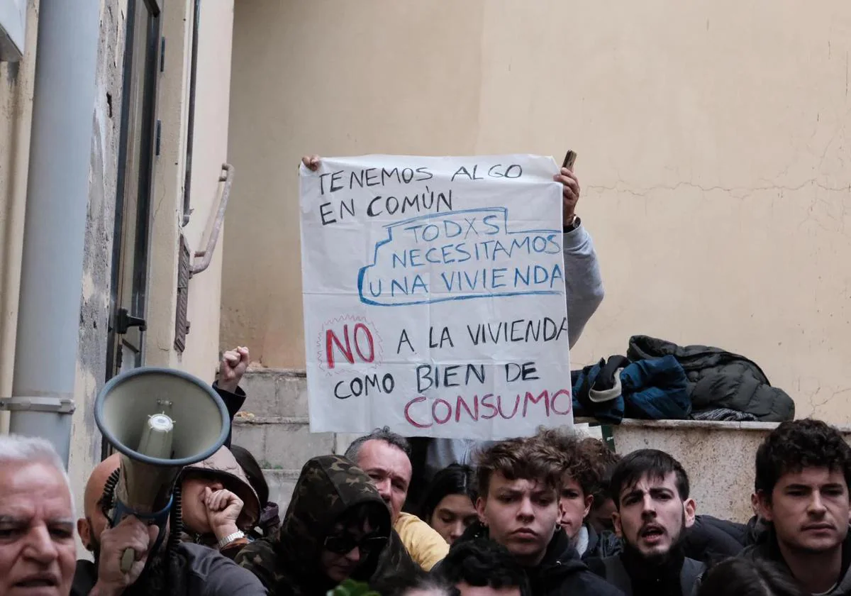 Movilización contra un desahucio en Alicante.