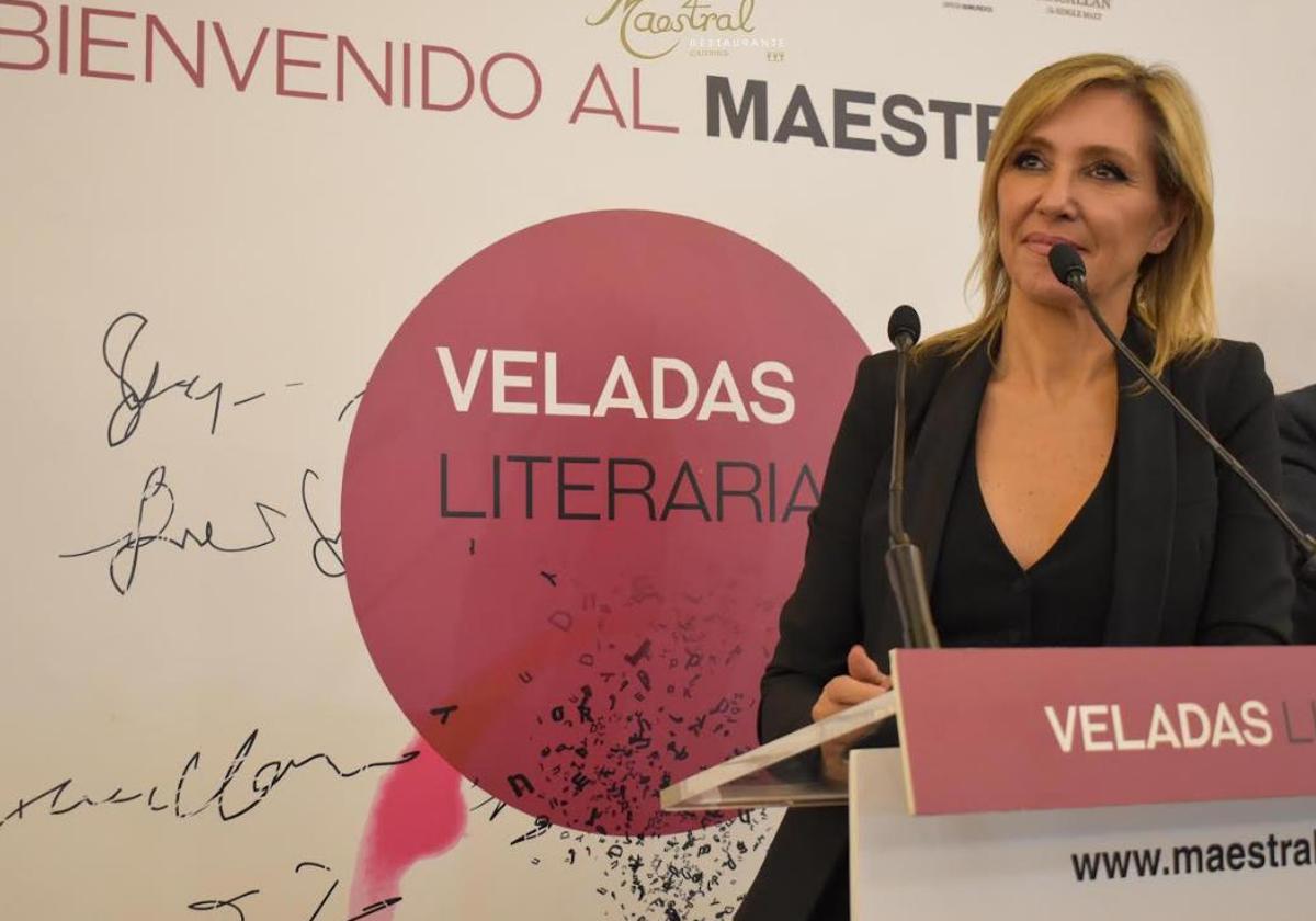 Marta Robles en las veladas literarias de Maestral.