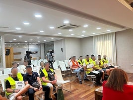 Protesta de la Policía Local de Guardamar en un pleno del Ayuntamiento.