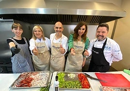La concejal de Turismo, Ana Poquet, con los chefs representantes de Alicante.