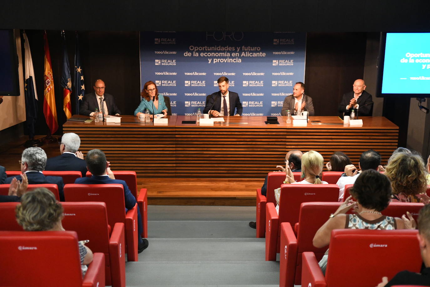 Así ha sido el foro &#039;Oportunidades y futuro de la economía en Alicante y provincia&#039;