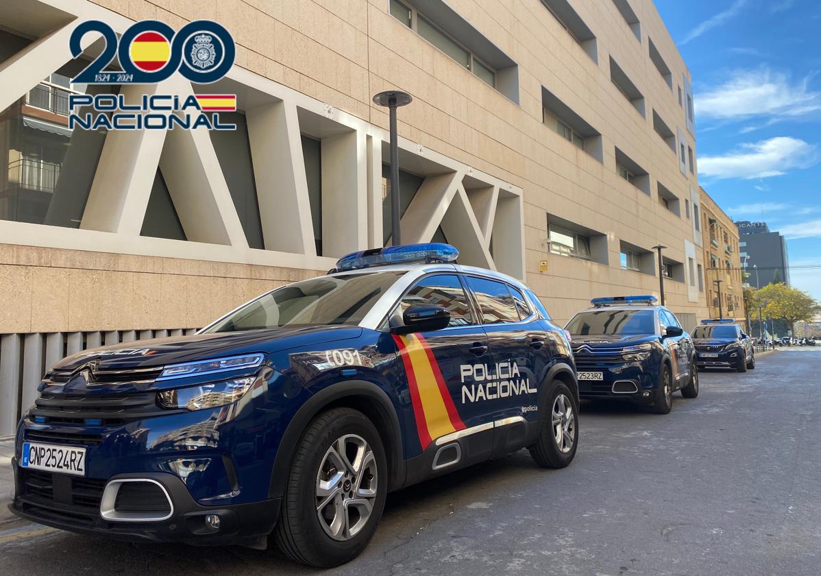 Coches patrulla en la Comisaría Provincial.