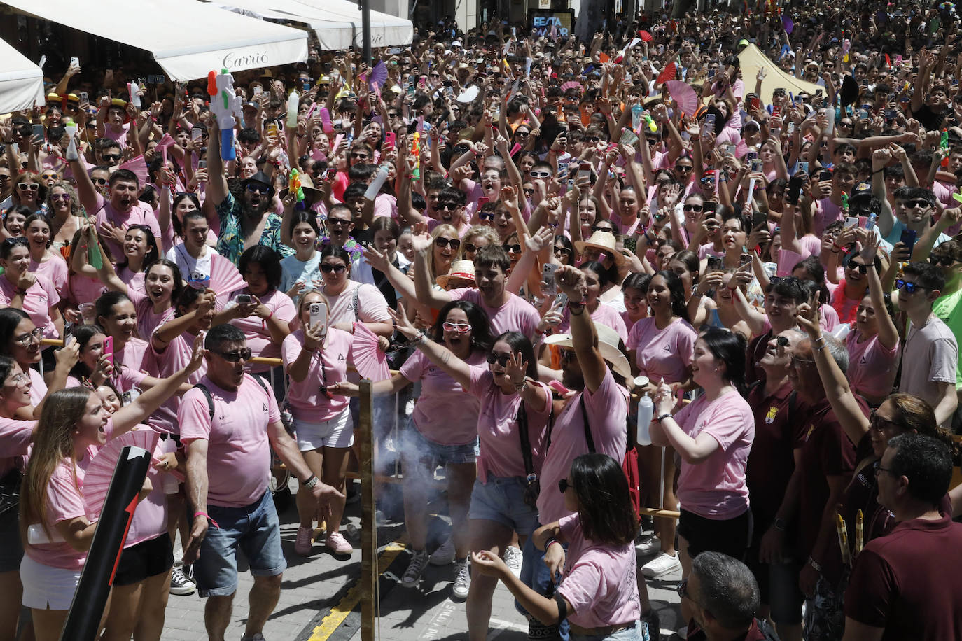El chupinazo abre la Festa Major de Dénia
