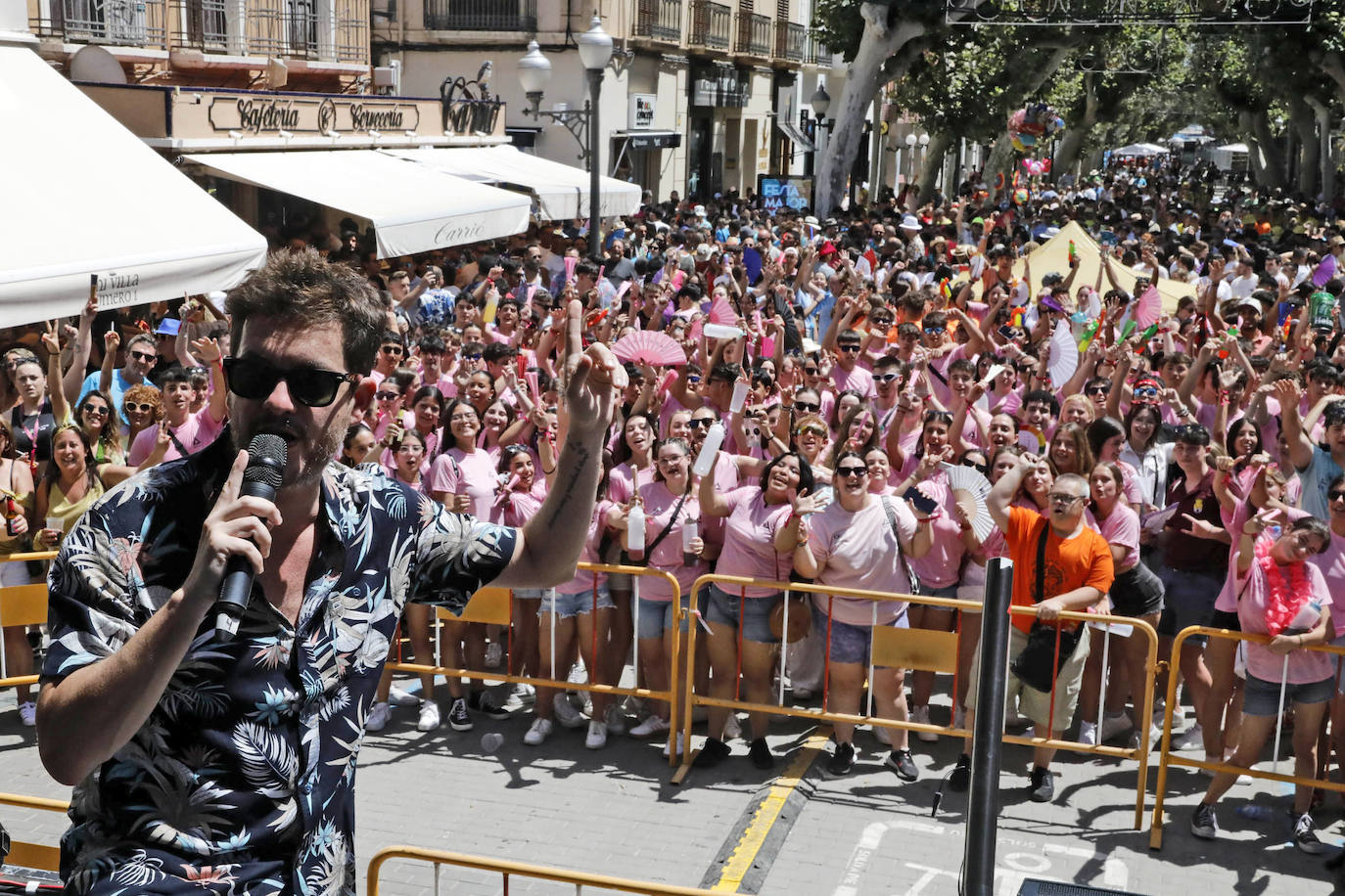 El chupinazo abre la Festa Major de Dénia