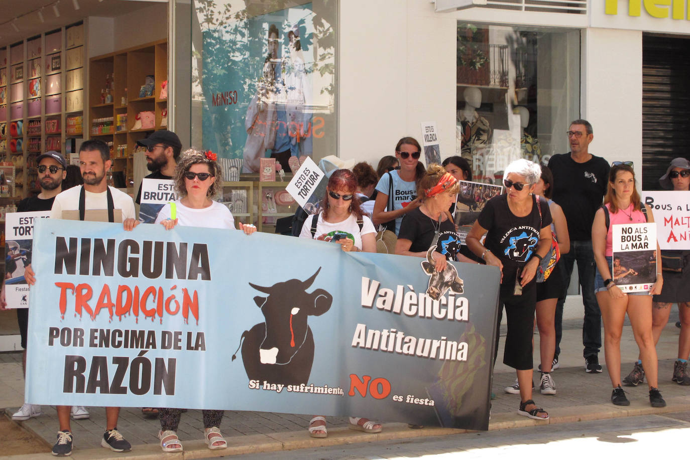 Manifestación animalista en Dénia contra els &#039;Bous a la mar&#039;