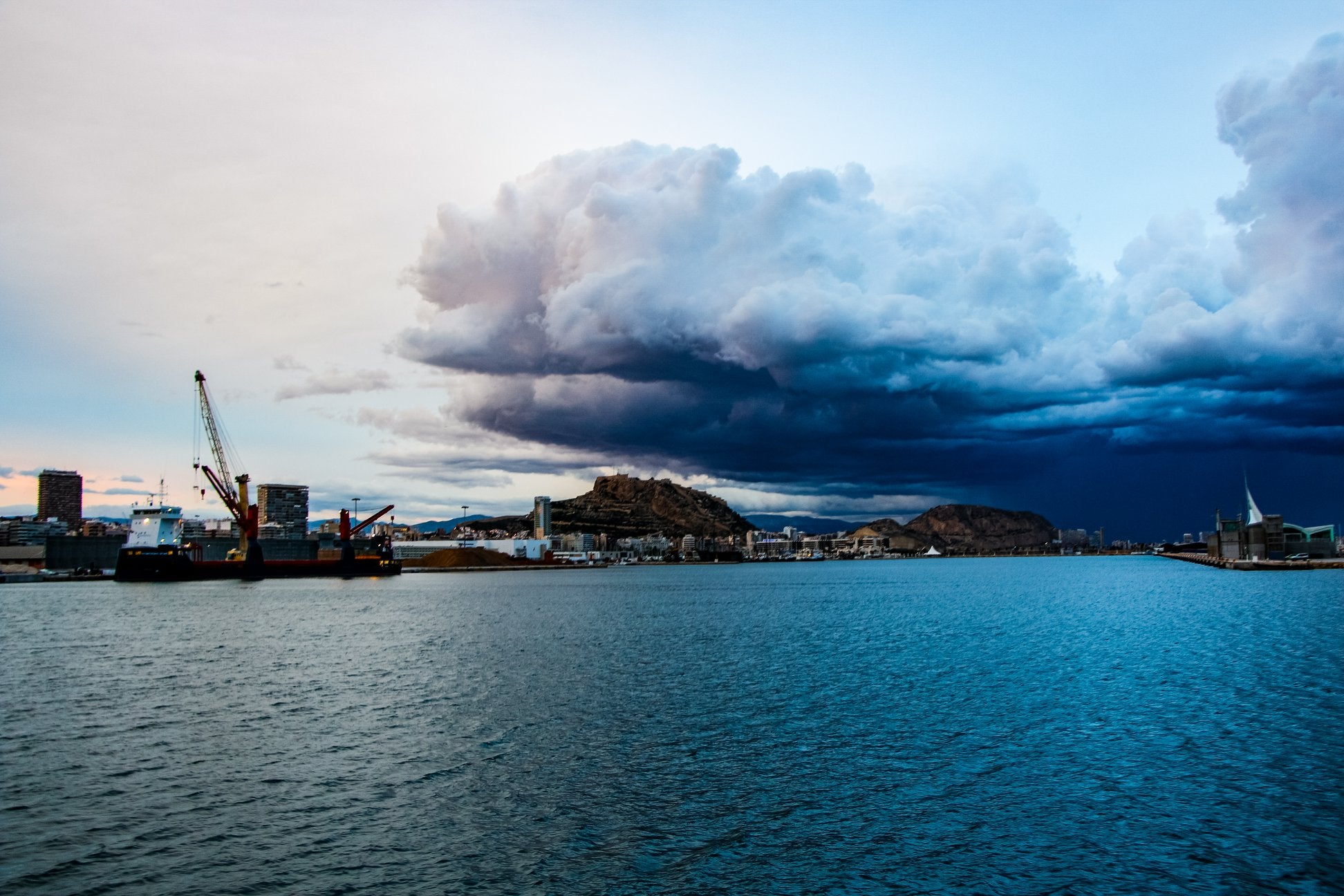 Una tormenta sobre la ciudad.