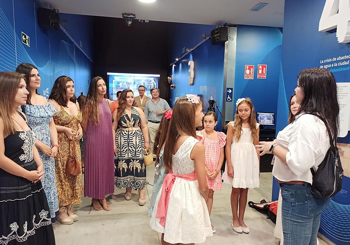 Las belleas del foc y sus damas de honor, en el Museo de Aguas.