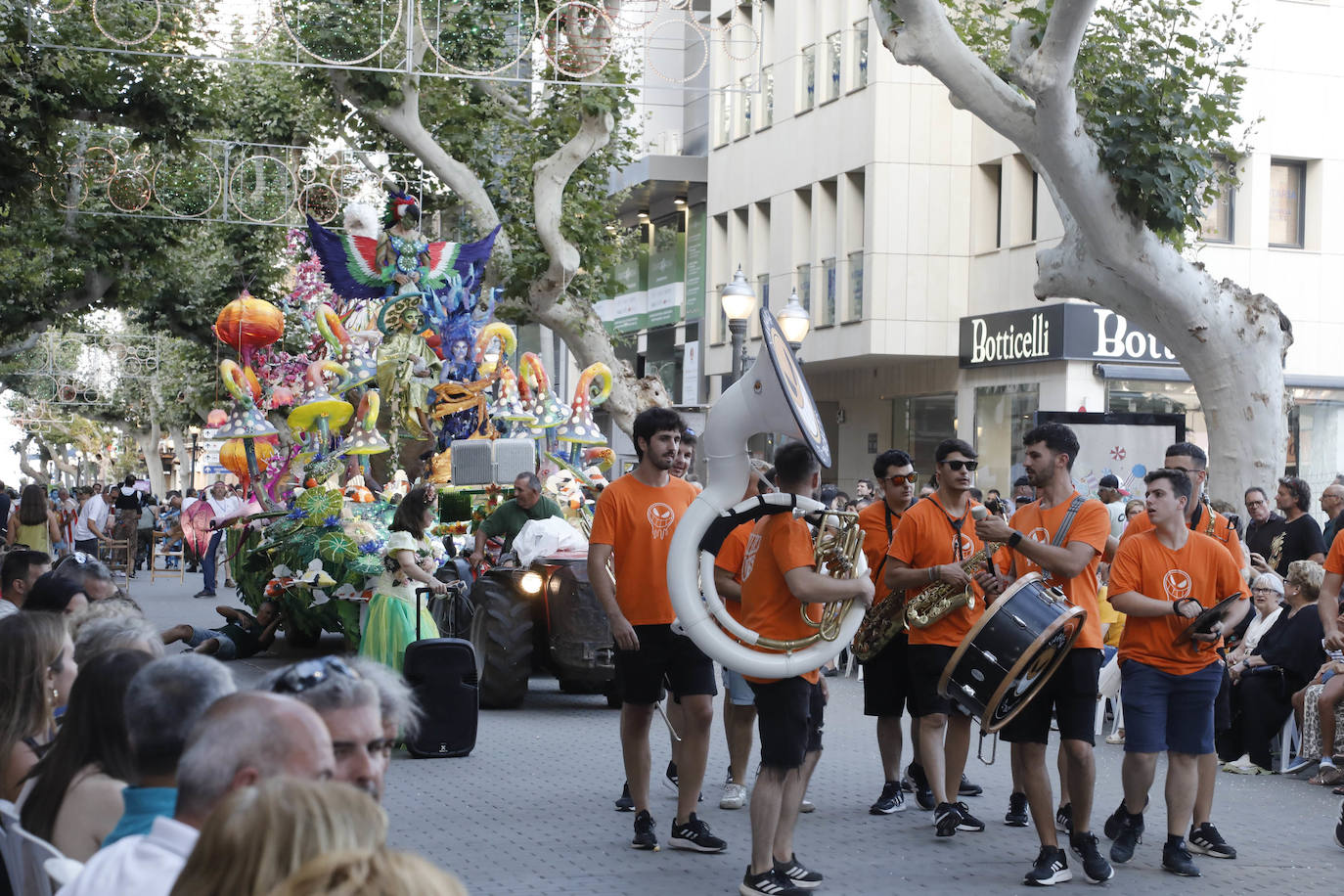 Así ha sido el desfile de Carrozas 2024 de Dénia