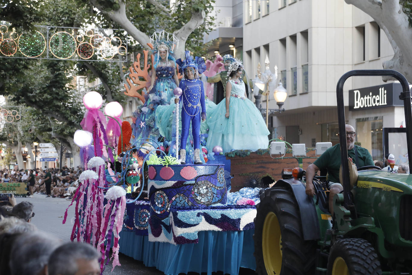 Así ha sido el desfile de Carrozas 2024 de Dénia