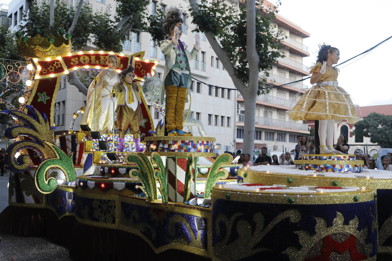 Así ha sido el desfile de Carrozas 2024 de Dénia