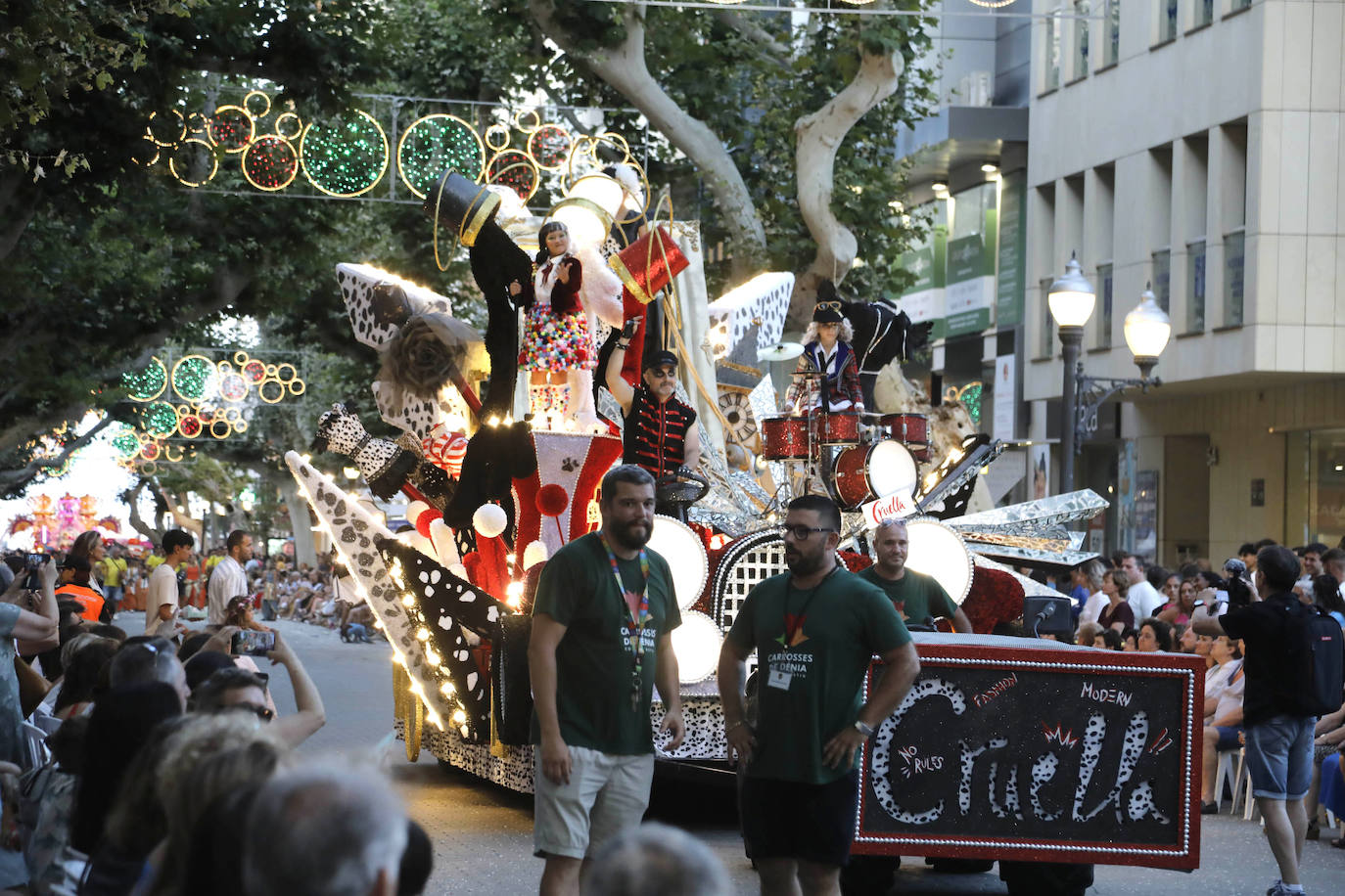 Así ha sido el desfile de Carrozas 2024 de Dénia