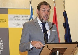 El ministro Óscar Puente este lunes en Alicante.
