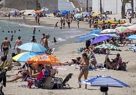 Playa de la Albufereta en Alicante.