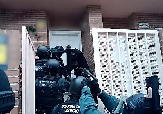 Imágenes de la 'operación Dazon' que ha desmantelado la red de internacional de narcos.