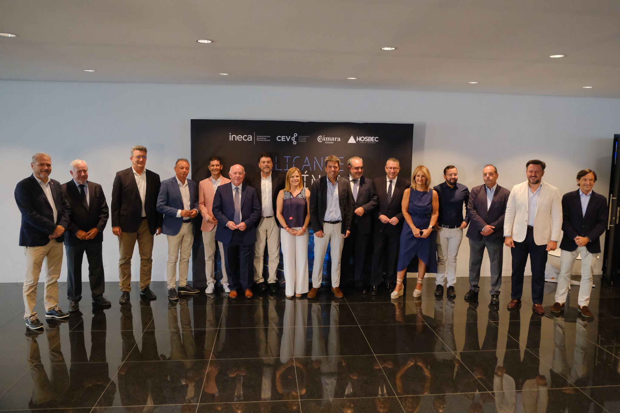 Fotos de la presentación del estudio &#039;Alicante en línea para conectarlo todo&#039;