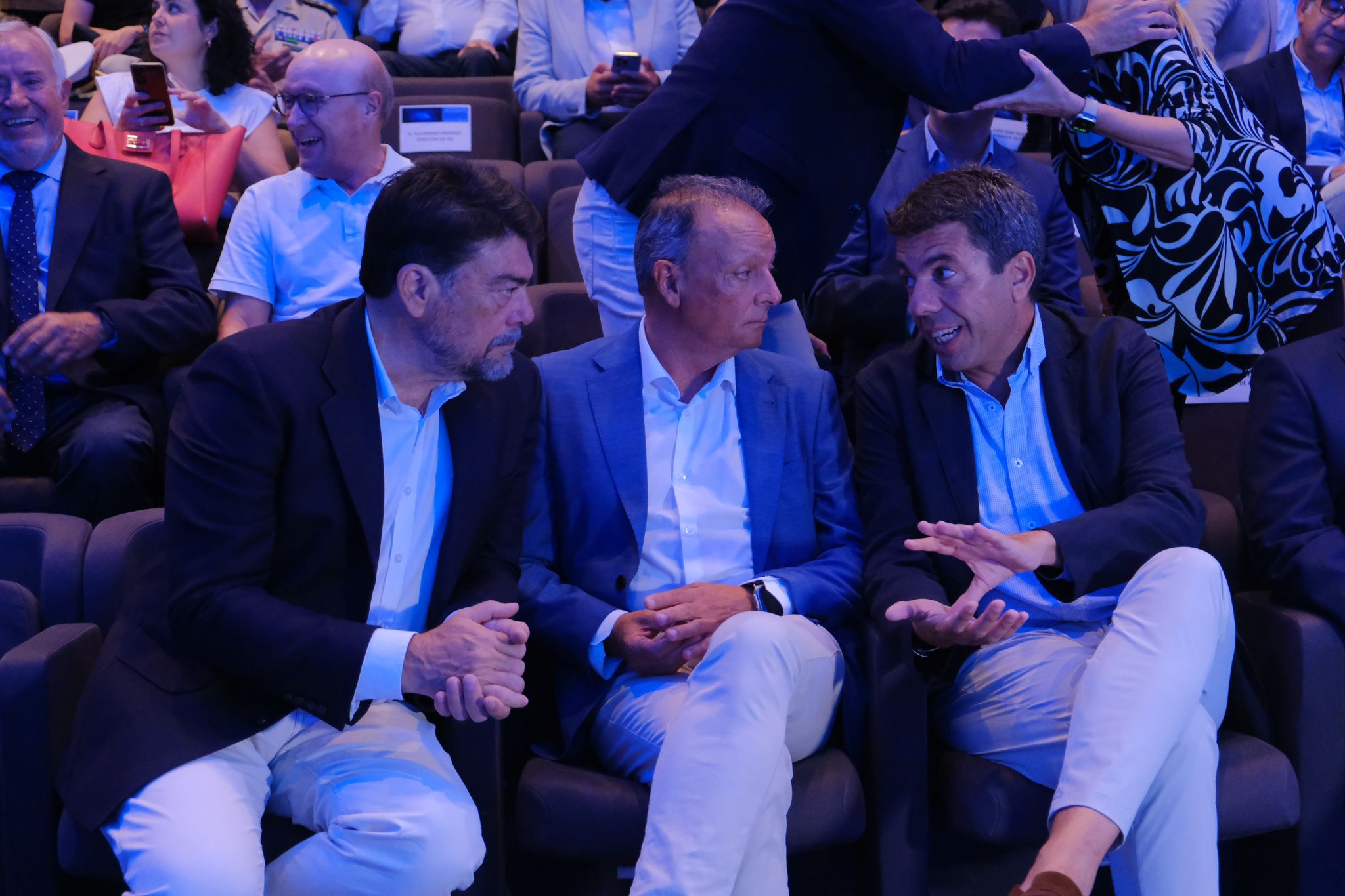 Fotos de la presentación del estudio &#039;Alicante en línea para conectarlo todo&#039;