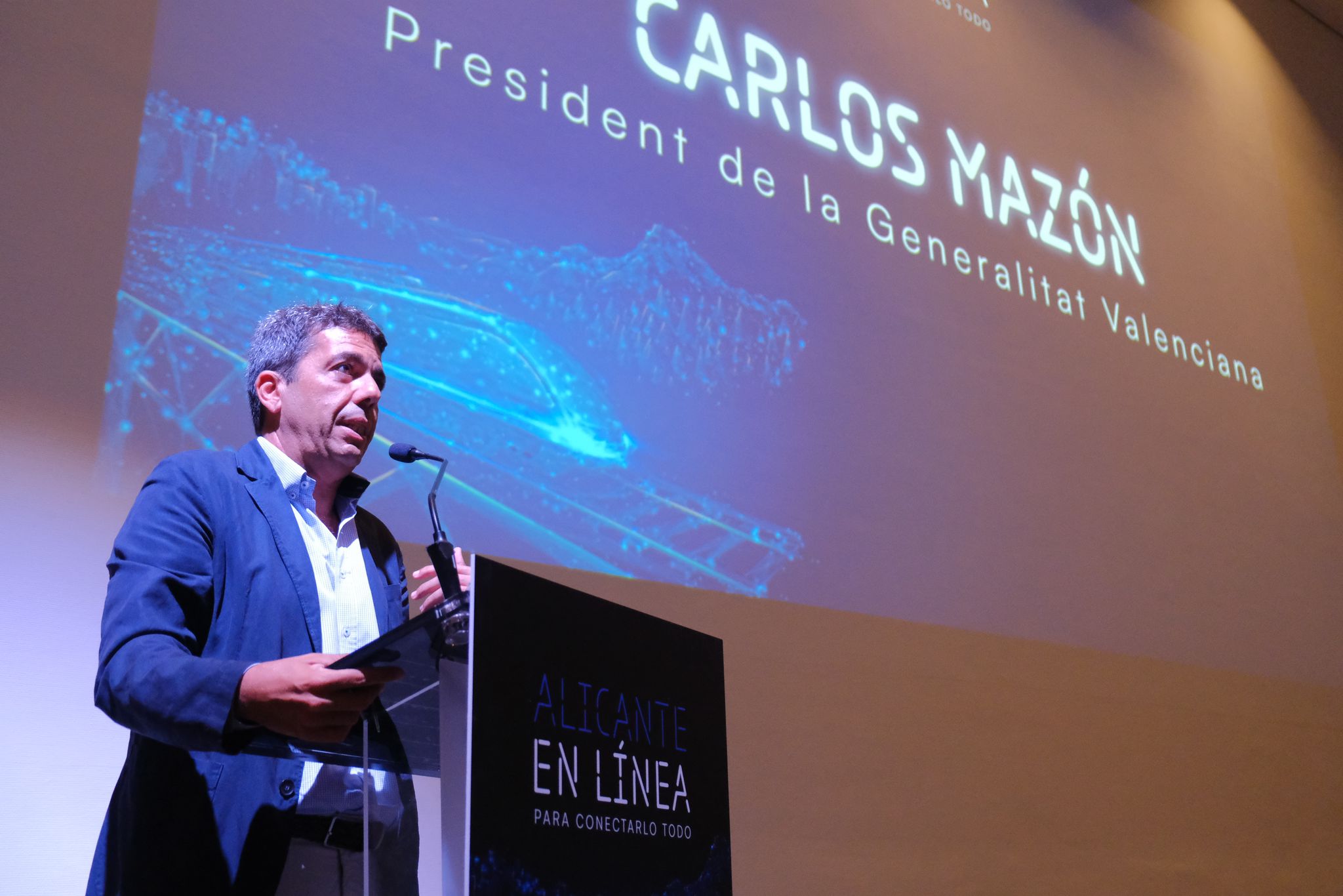 Fotos de la presentación del estudio &#039;Alicante en línea para conectarlo todo&#039;