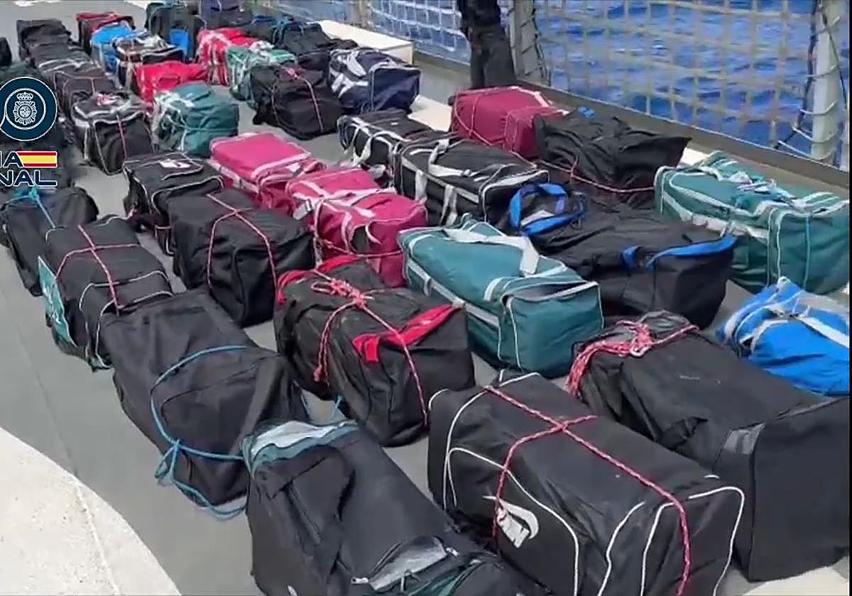 Hasta una tonelada de cocaína por viaje, la mayor red de &#039;narcoveleros&#039; del mundo operaba desde Alicante