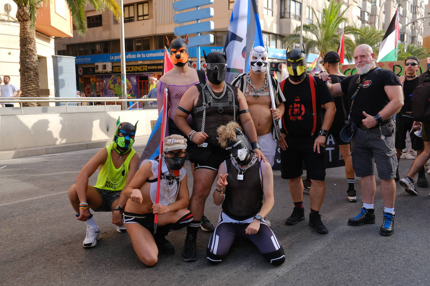 Multitudinaria manifestación del Orgullo LGTBIQ+ en Alicante