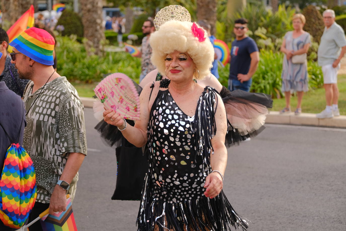 Multitudinaria manifestación del Orgullo LGTBIQ+ en Alicante
