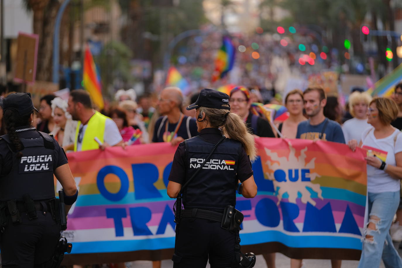 Multitudinaria manifestación del Orgullo LGTBIQ+ en Alicante