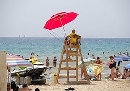 Playa del Postiguet de Alicante.