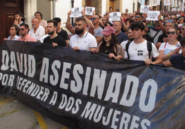 Imagen de la manifestación de repulsa en Gata de Gorgos por el asesinato de David Lledó.