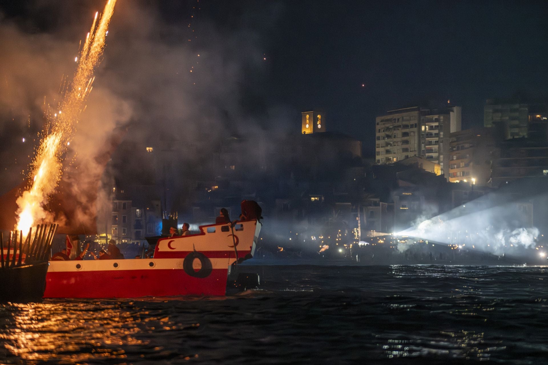 Impresionante desembarco moro en las fiestas de La Vila Joiosa