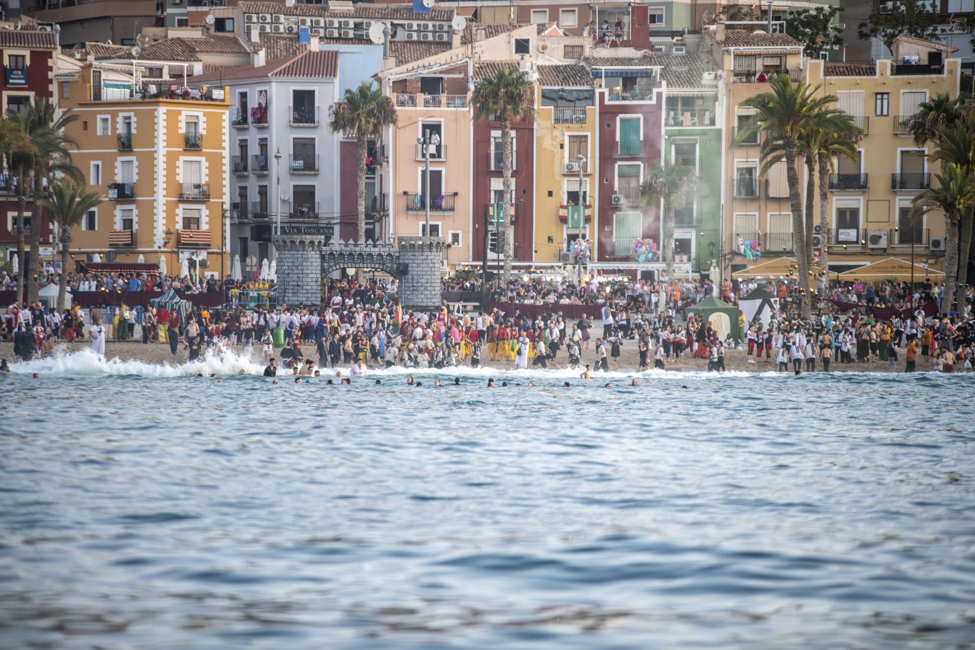 Impresionante desembarco moro en las fiestas de La Vila Joiosa