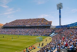 El estadio José Rico Pérez lleno hasta la bandera durante el partido ante el Lleida.