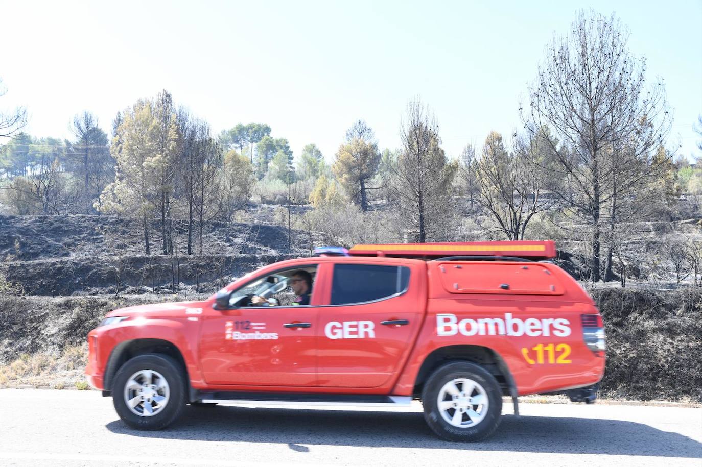 Una montaña de ceniza gris