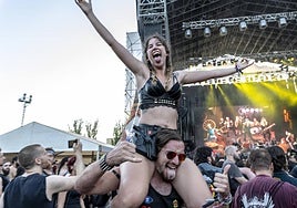 Público durante la actuación de Korpiklaani en la edición de 2023.