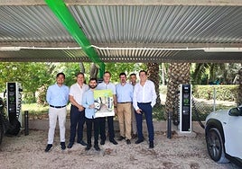 Presentación de los cargadores eléctricos de la bodega Casa Sicilia.